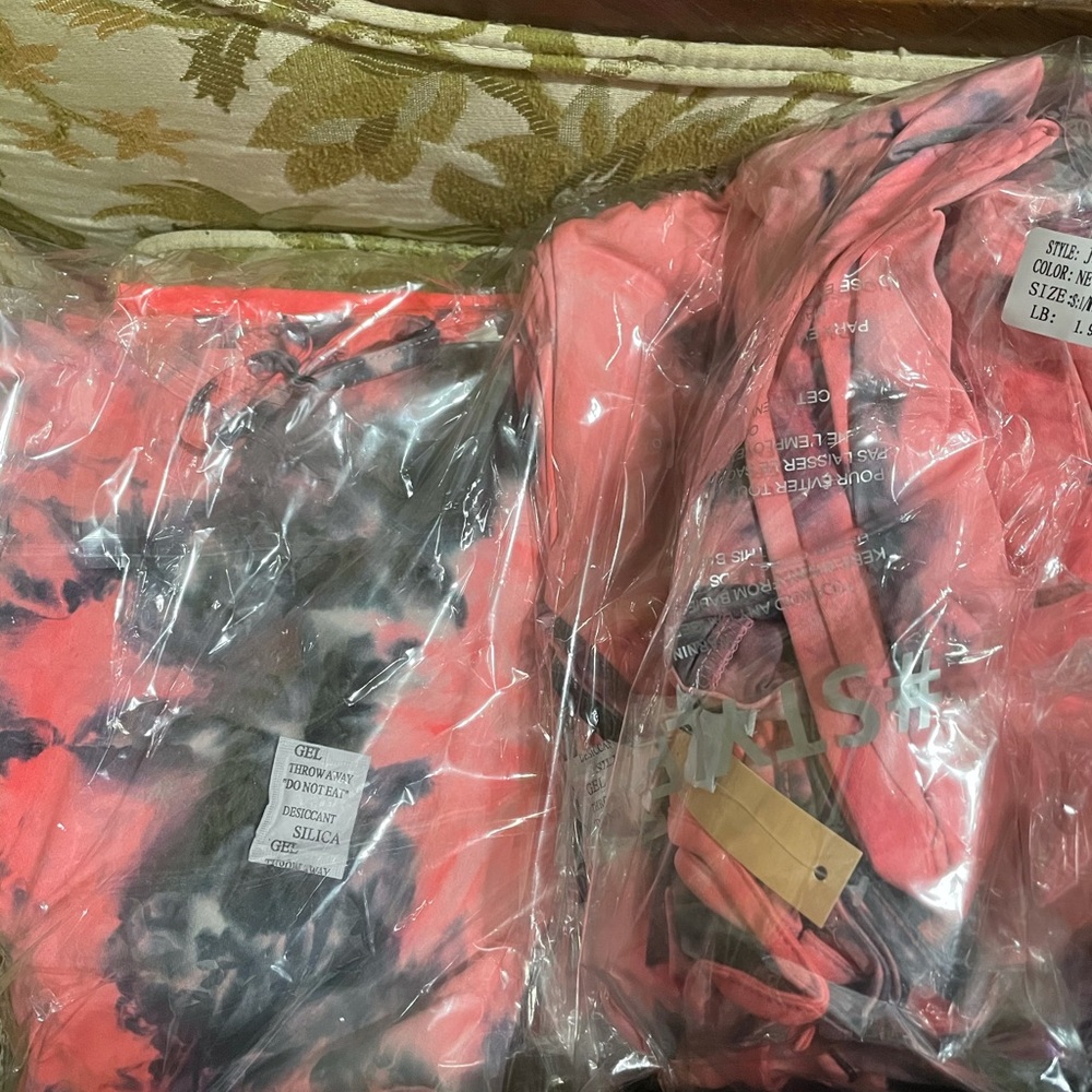 One piece the dye rompers